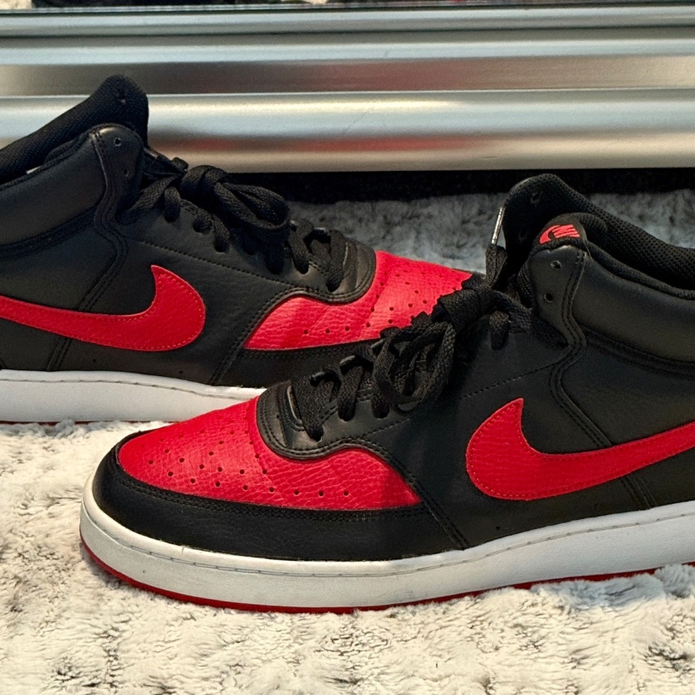 Men’s Nike Court Vision Mid | Size 10